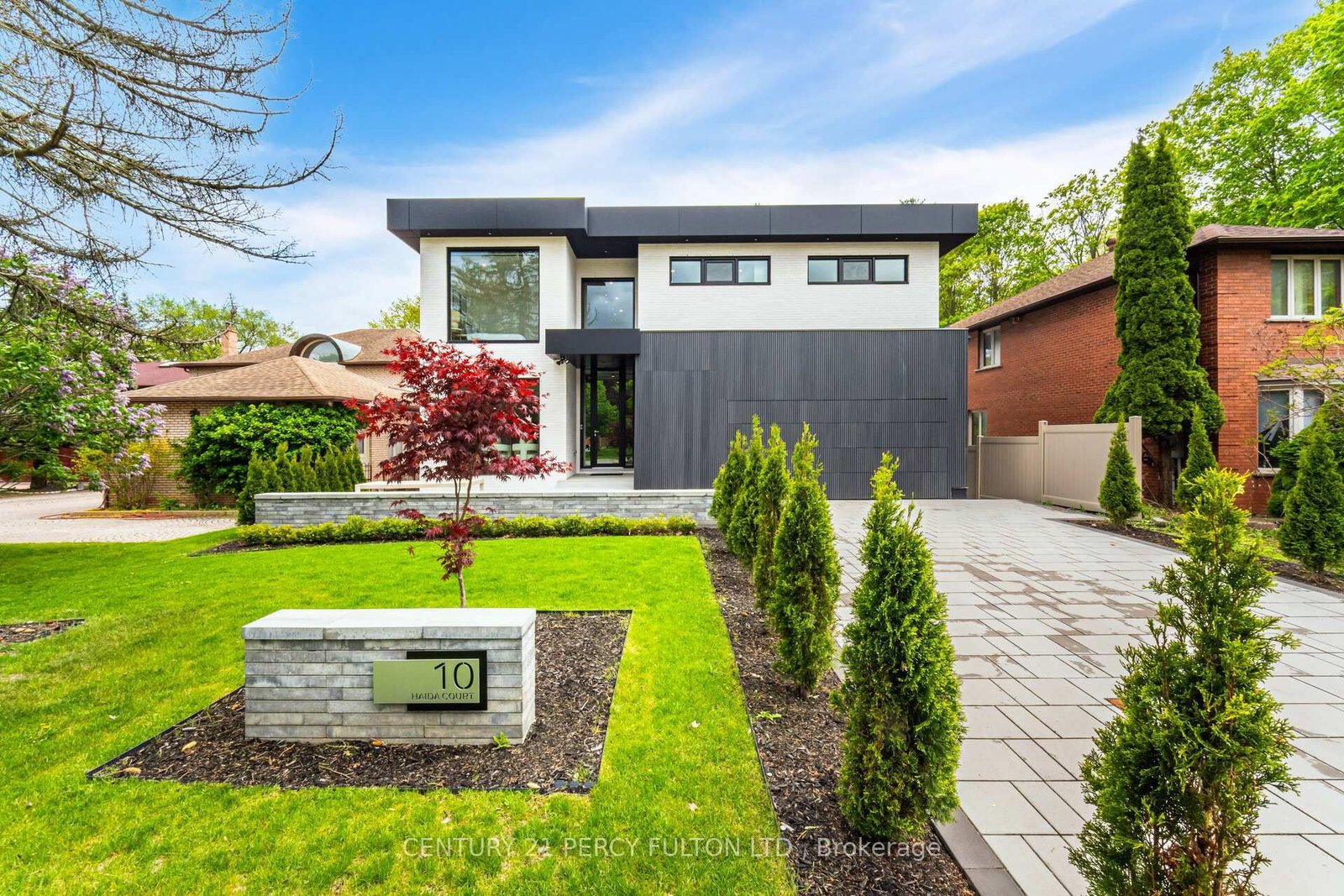 Property at 10 Haida