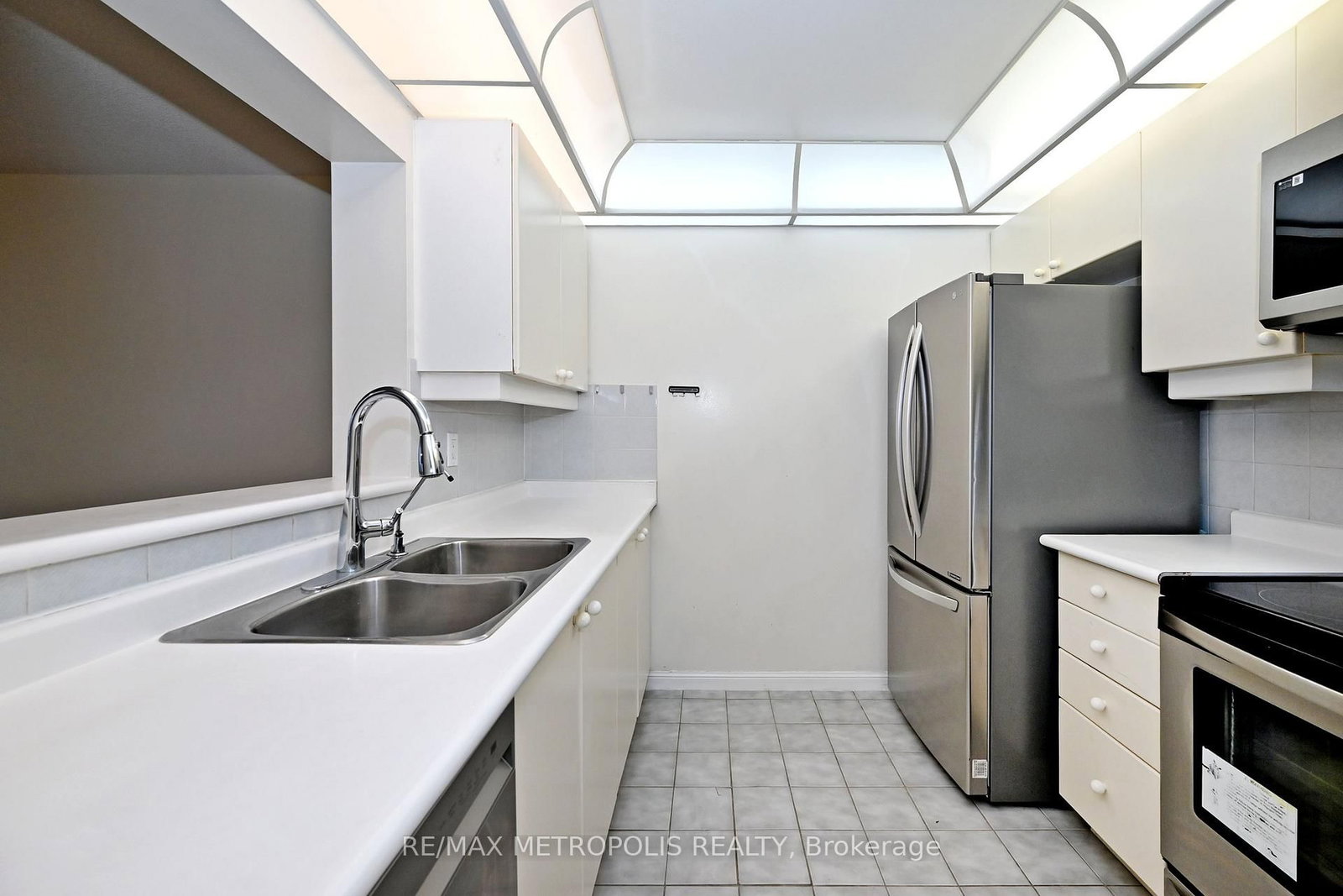 88 Corporate Drive, Unit 2615 - Photo 17