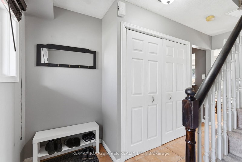 17 Elford Dr, Clarington, L1C 4R3 | Image 3