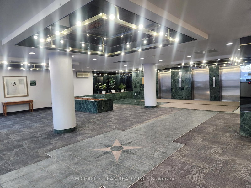 809 - 80 Alton Towers Circ, Toronto, M1V 5E8 | Image 2