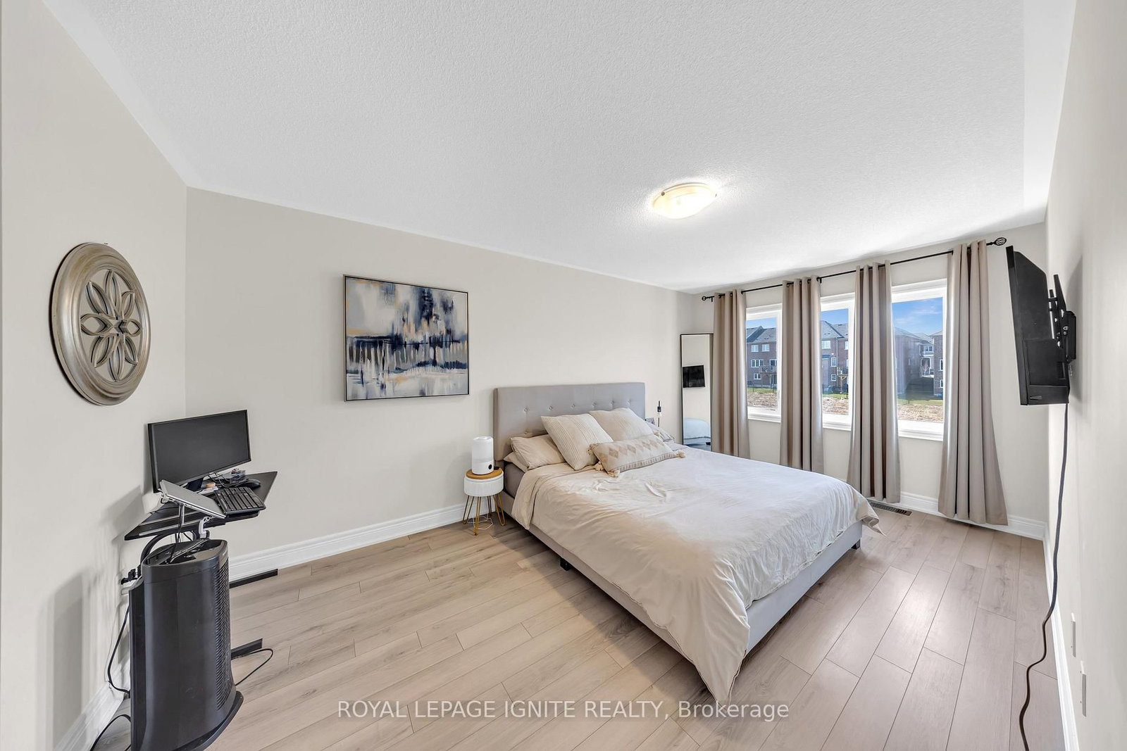 1030 Skybridge Boulevard - Photo 10