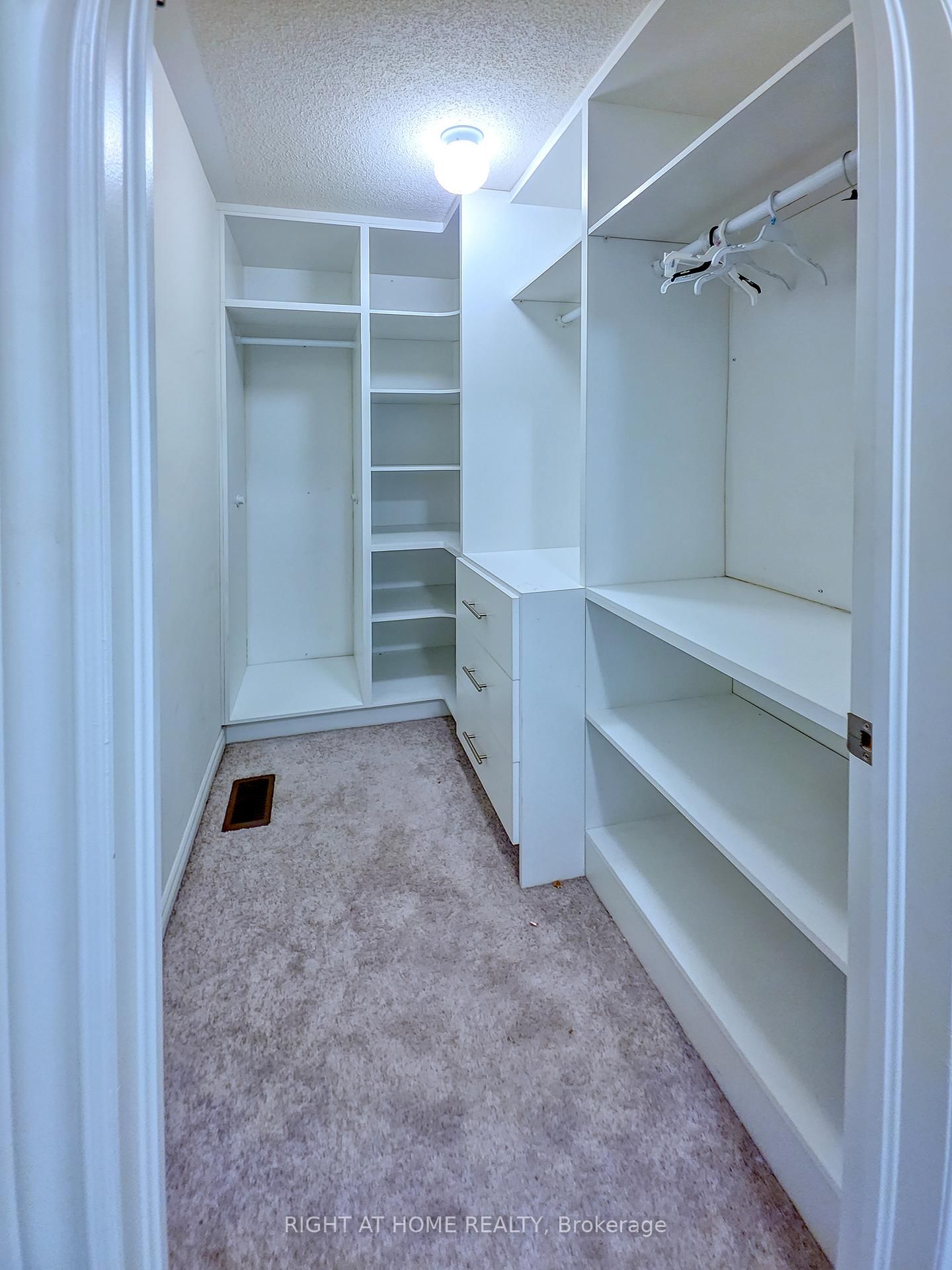 219 Fleetwood Drive - Photo 18