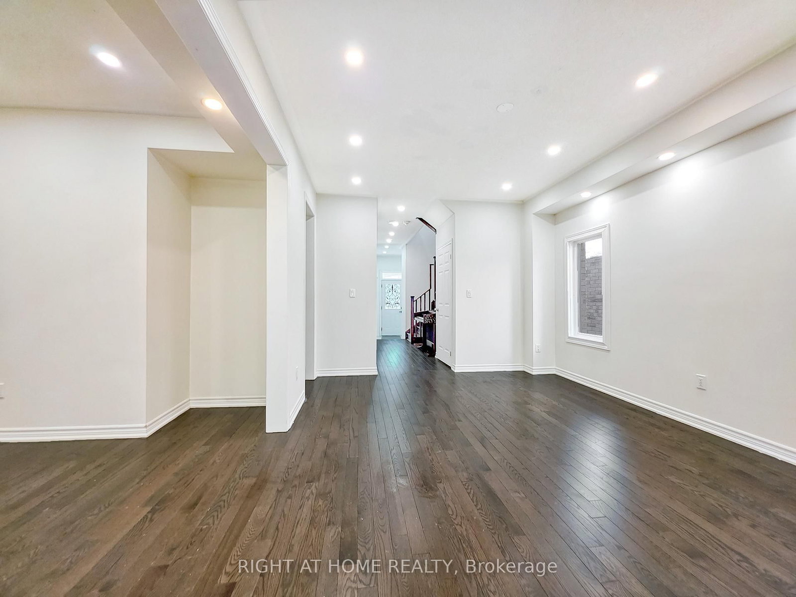 219 Fleetwood Drive - Photo 4