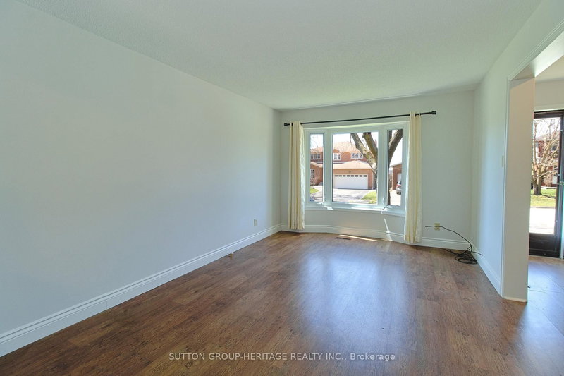 159 Melissa Cres, Whitby, L1N 8G6 | Image 2