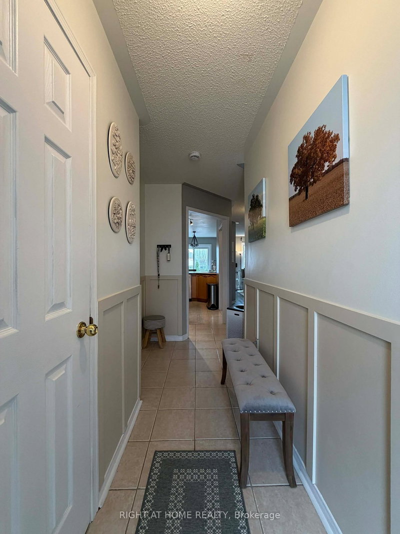 63 Candlebrook Dr S, Whitby, L1R 2V6 | Image 3