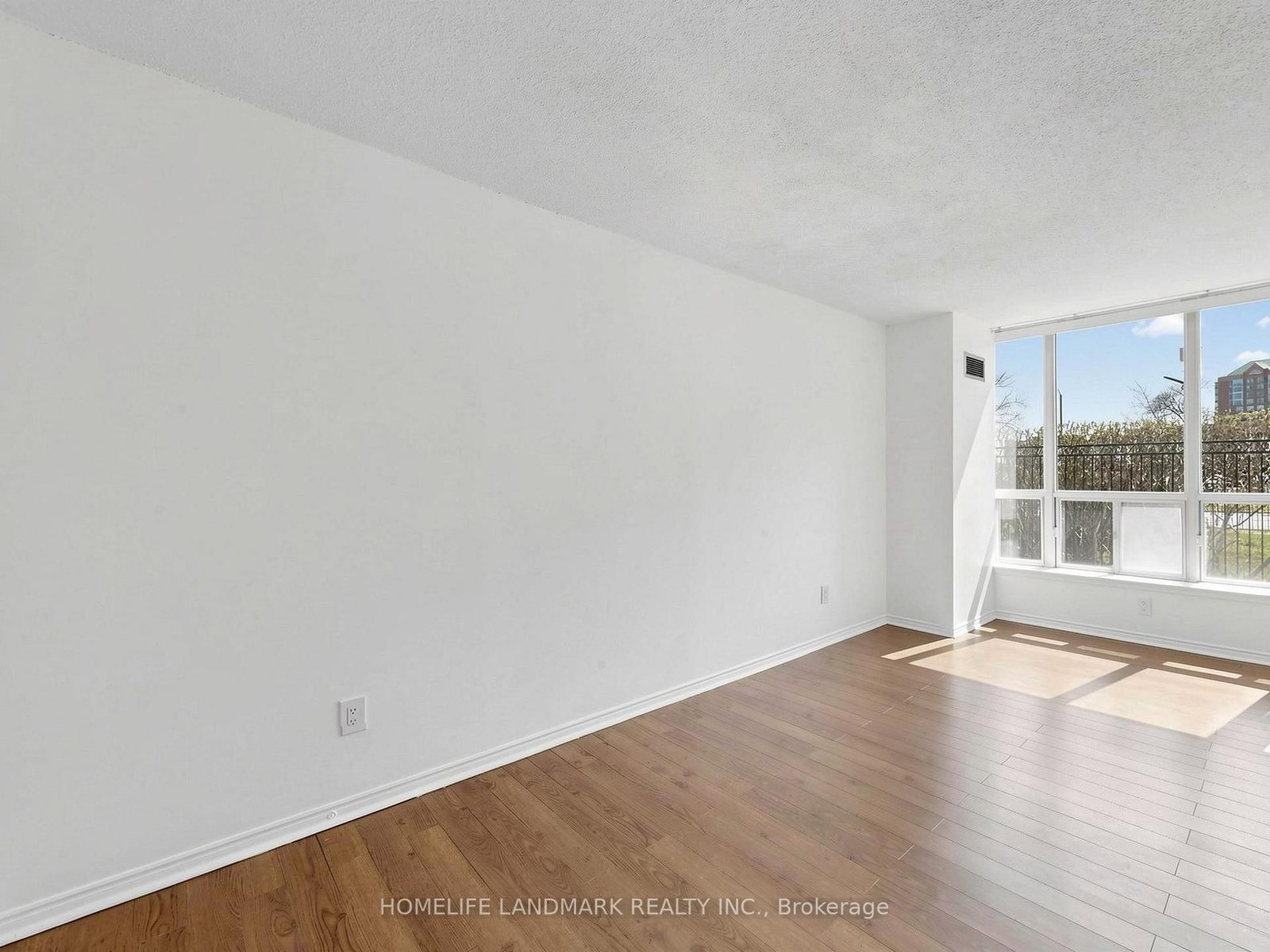 410 Mclevin Avenue, Unit 106 - Photo 19