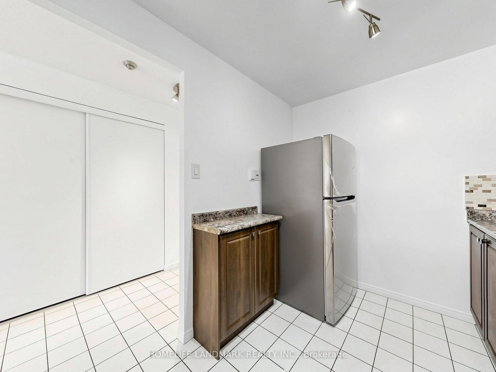 410 Mclevin Avenue, Unit 106 - Photo 9