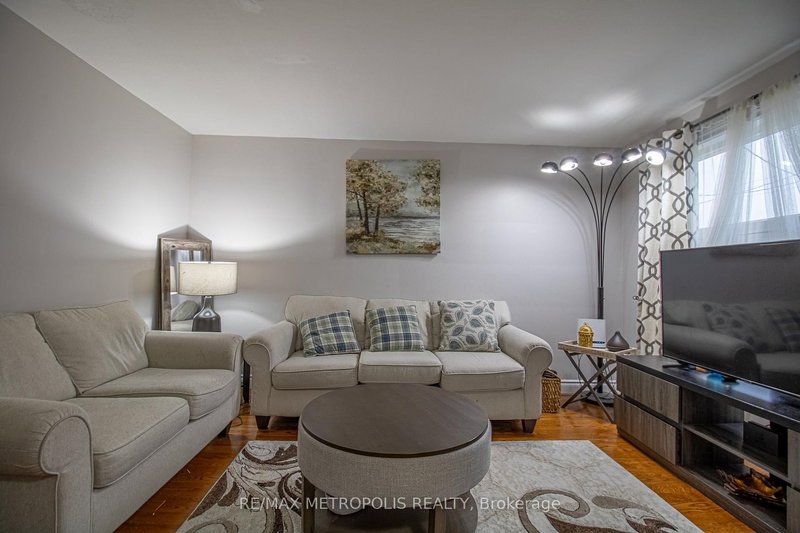 1098 Cedar St, Oshawa, L1J 3R9 | Image 3