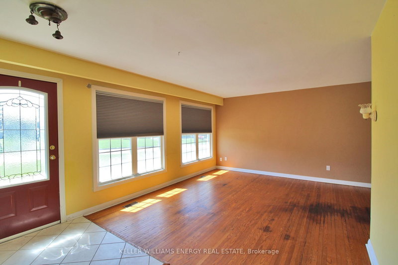 630 Buchan Ave, Oshawa, L1J 3A3 | Image 3