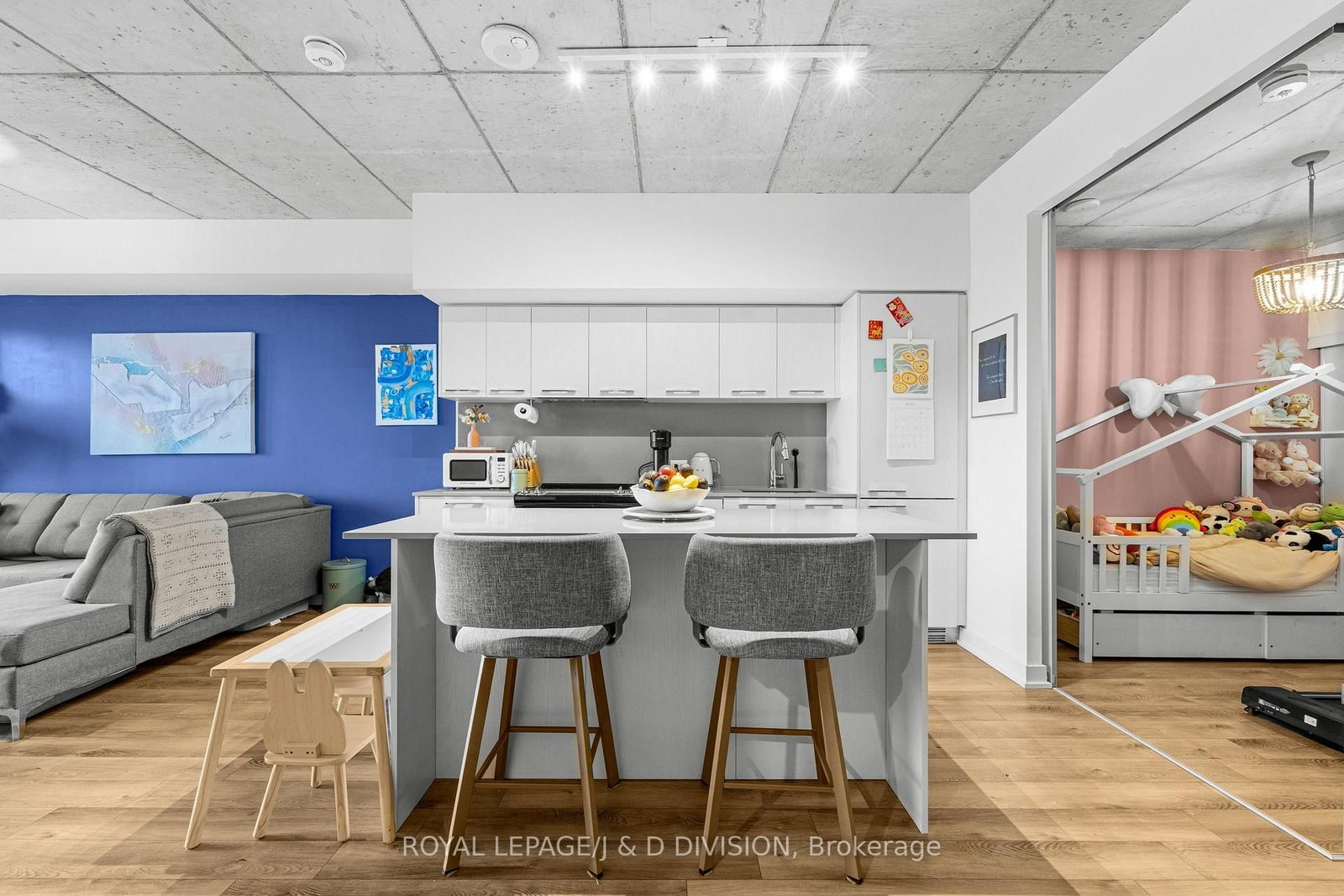 665 Queen Street E, Unit 301 - Photo 14