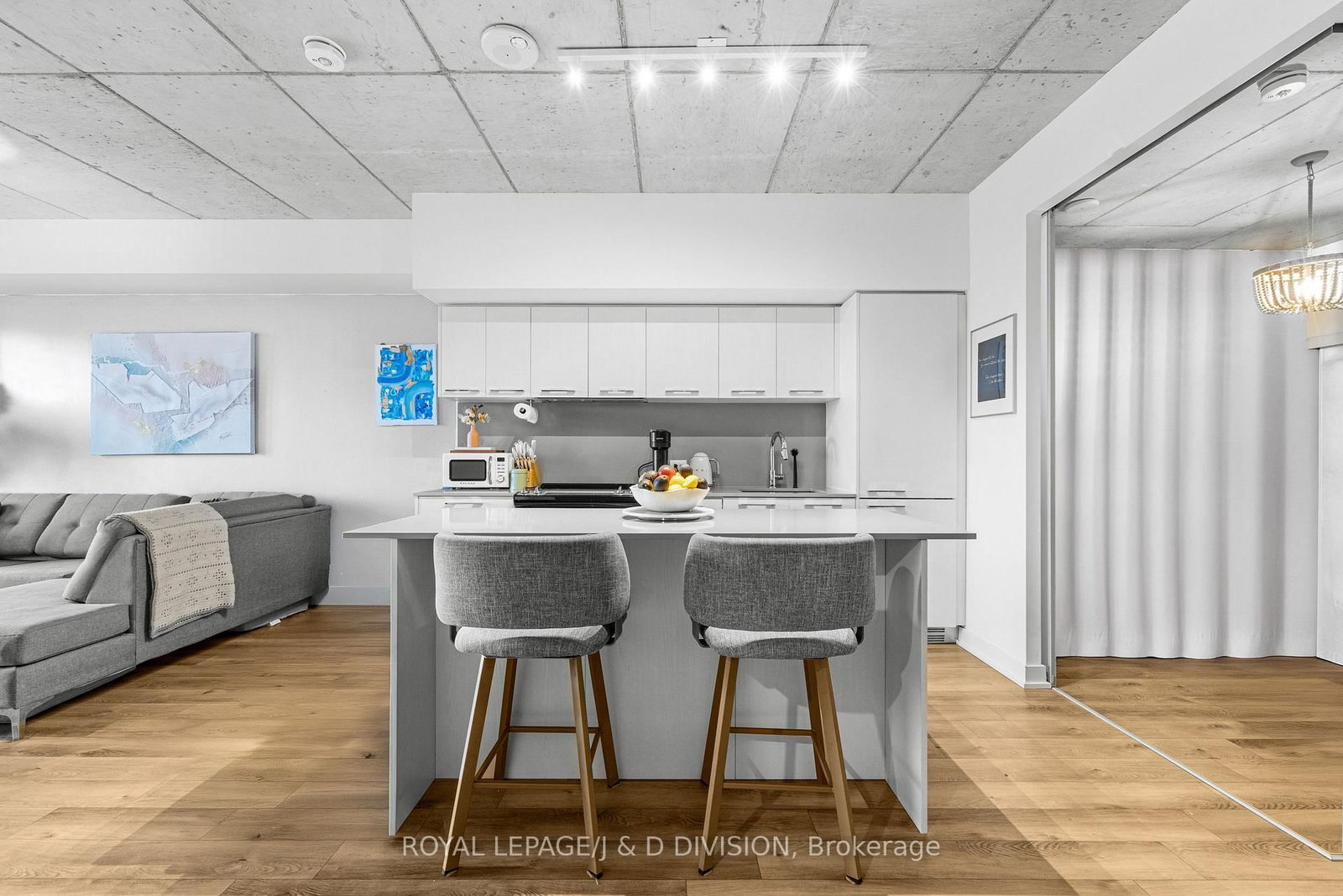 665 Queen Street E, Unit 301 - Photo 15