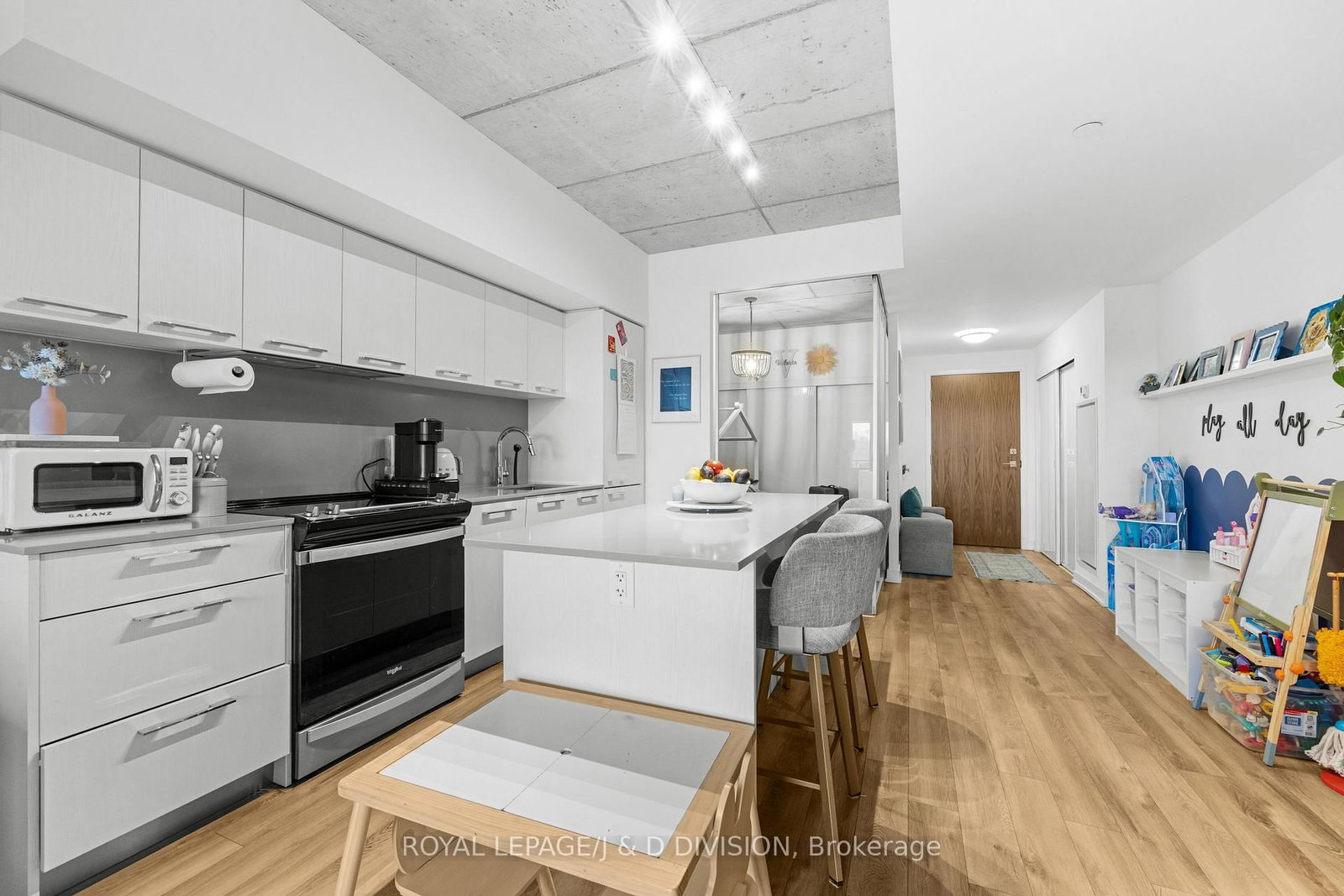 665 Queen Street E, Unit 301 - Photo 16