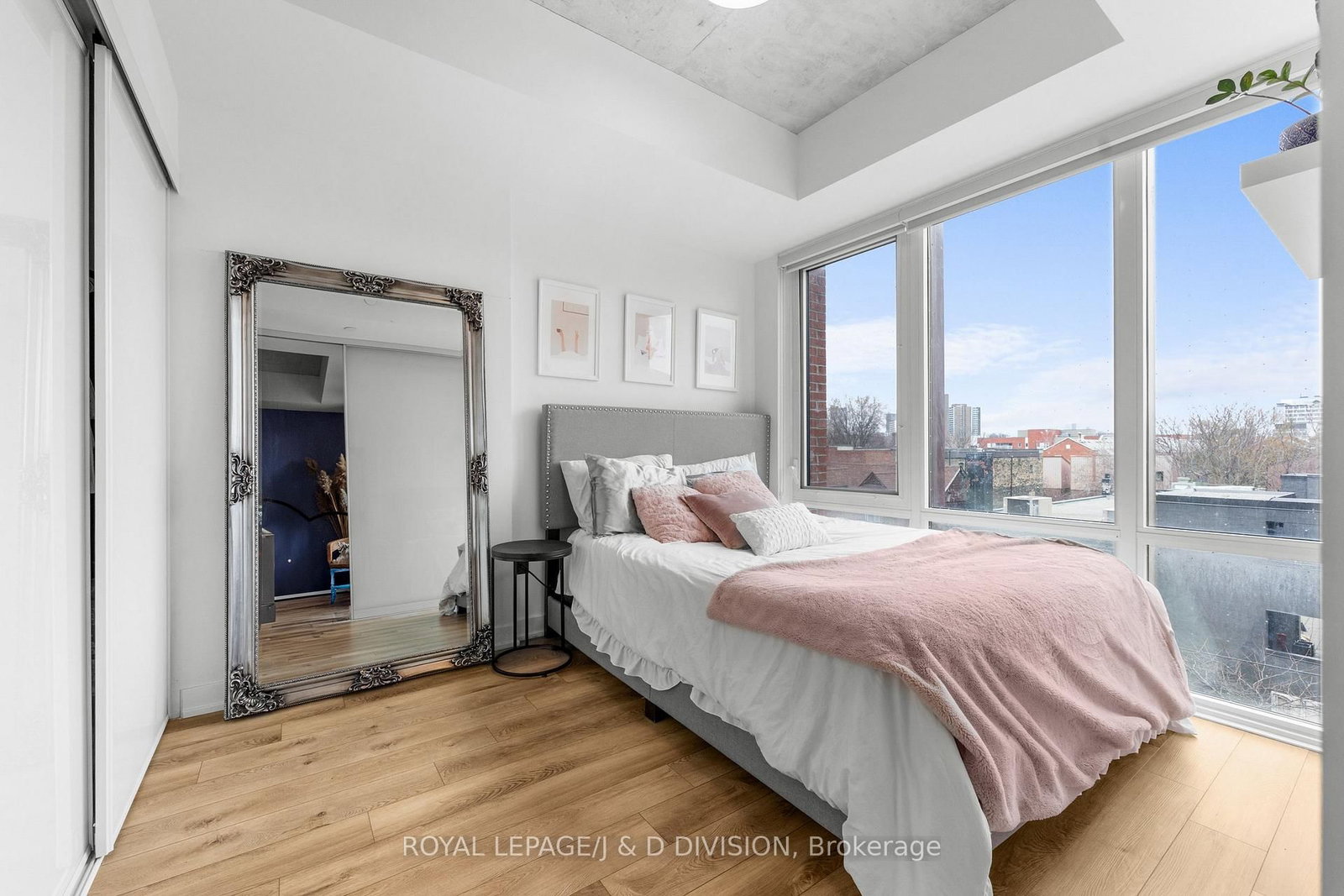 665 Queen Street E, Unit 301 - Photo 27