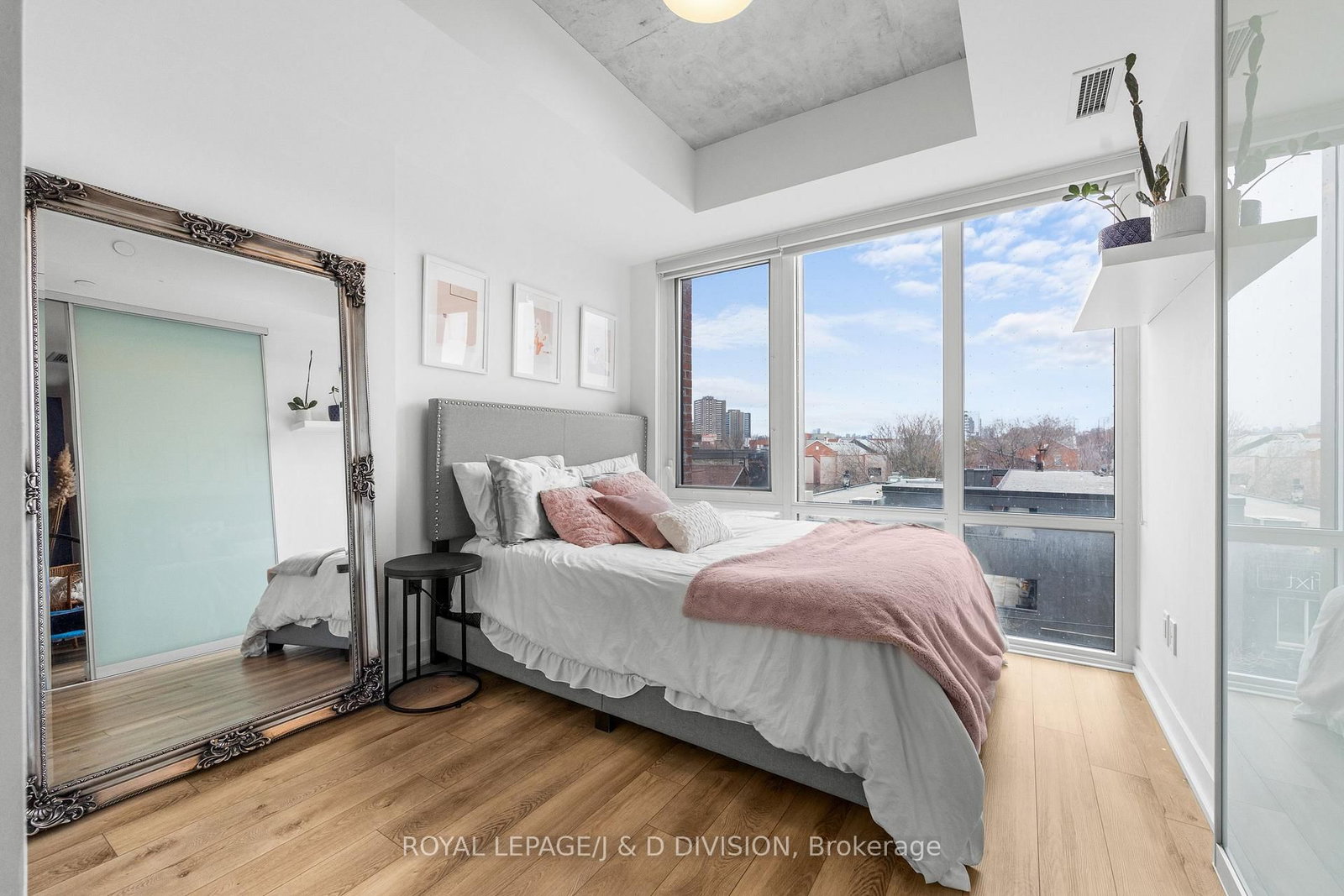 665 Queen Street E, Unit 301 - Photo 28