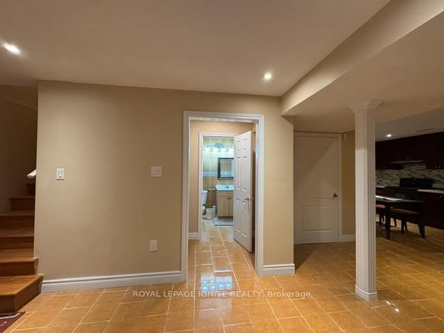 Lower - 5 Scarboro Ave, Toronto, M1C 1M2 | Image 2