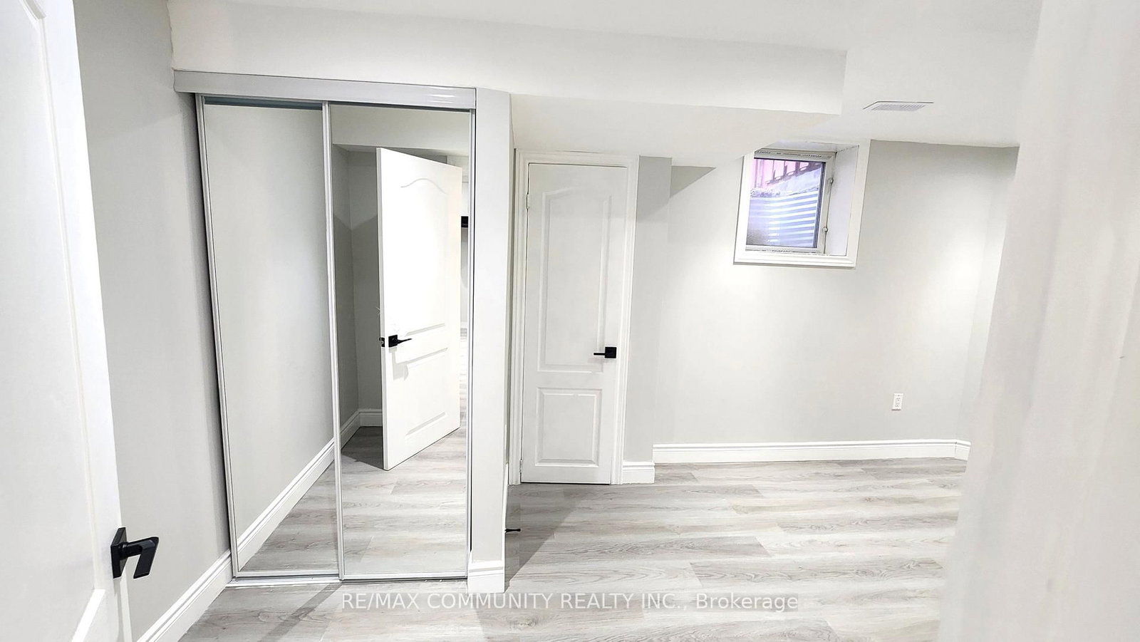 435 Stonegate Avenue, Unit Lower - Photo 10