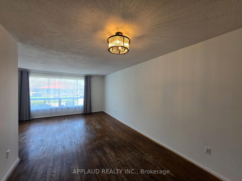 Upper - 14 Pitfield Rd, Toronto, M1S 1Y1 | Image 3