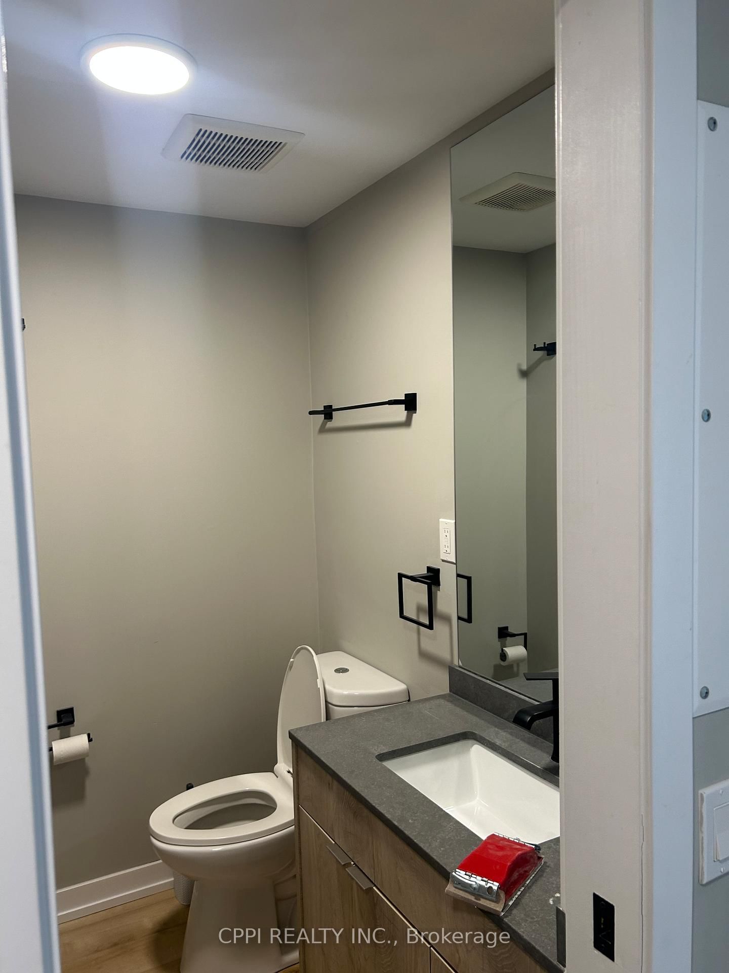 70 King Street E, Unit 211 - Photo 4