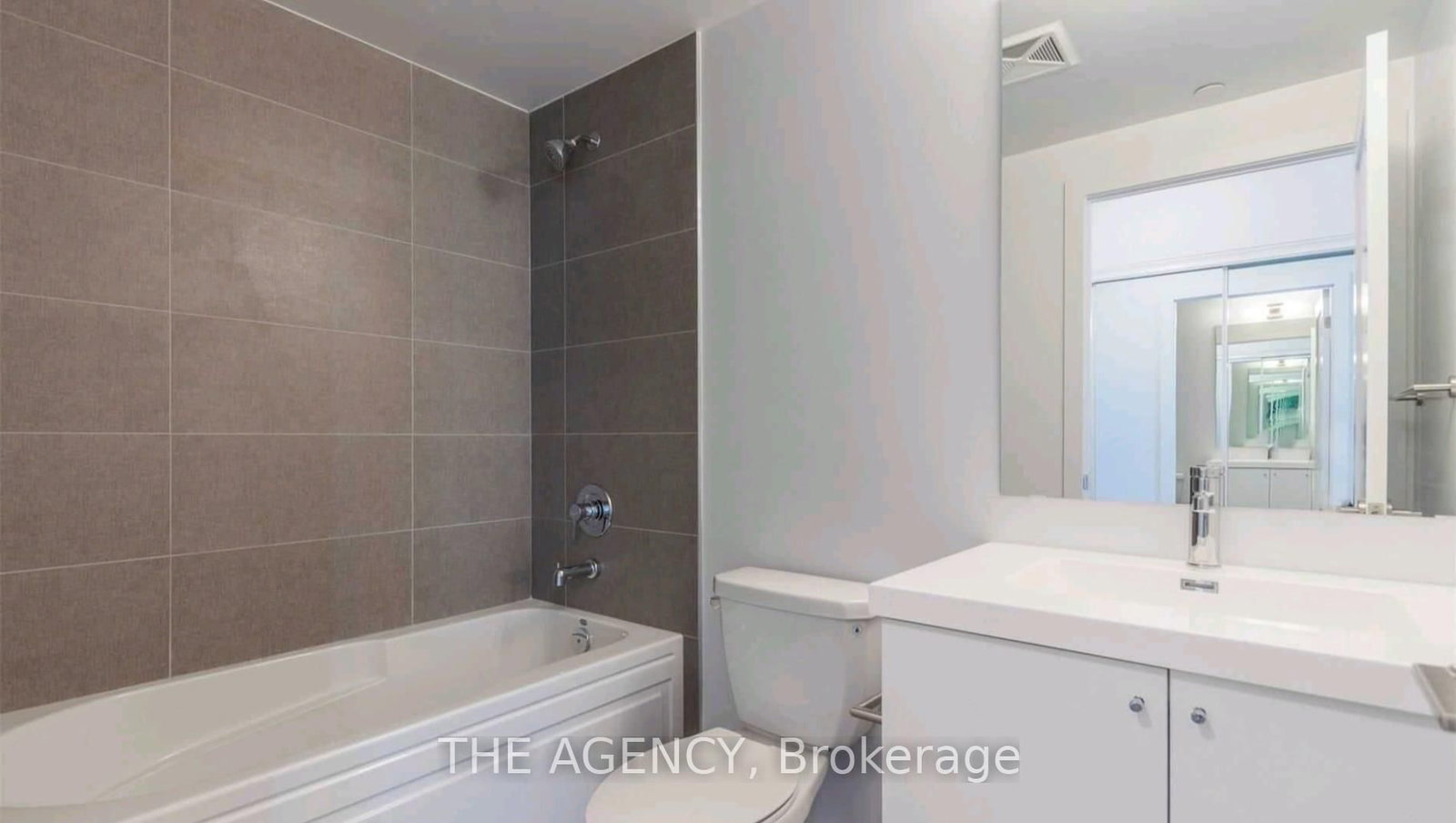 2550 Simcoe Street N, Unit 1709 - Photo 5