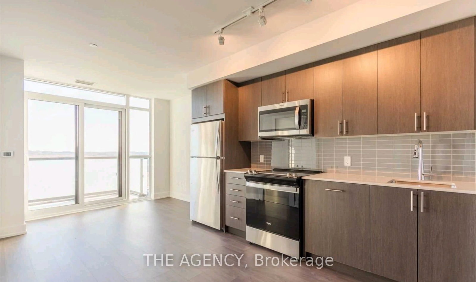 2550 Simcoe Street N, Unit 1709 - Photo 8