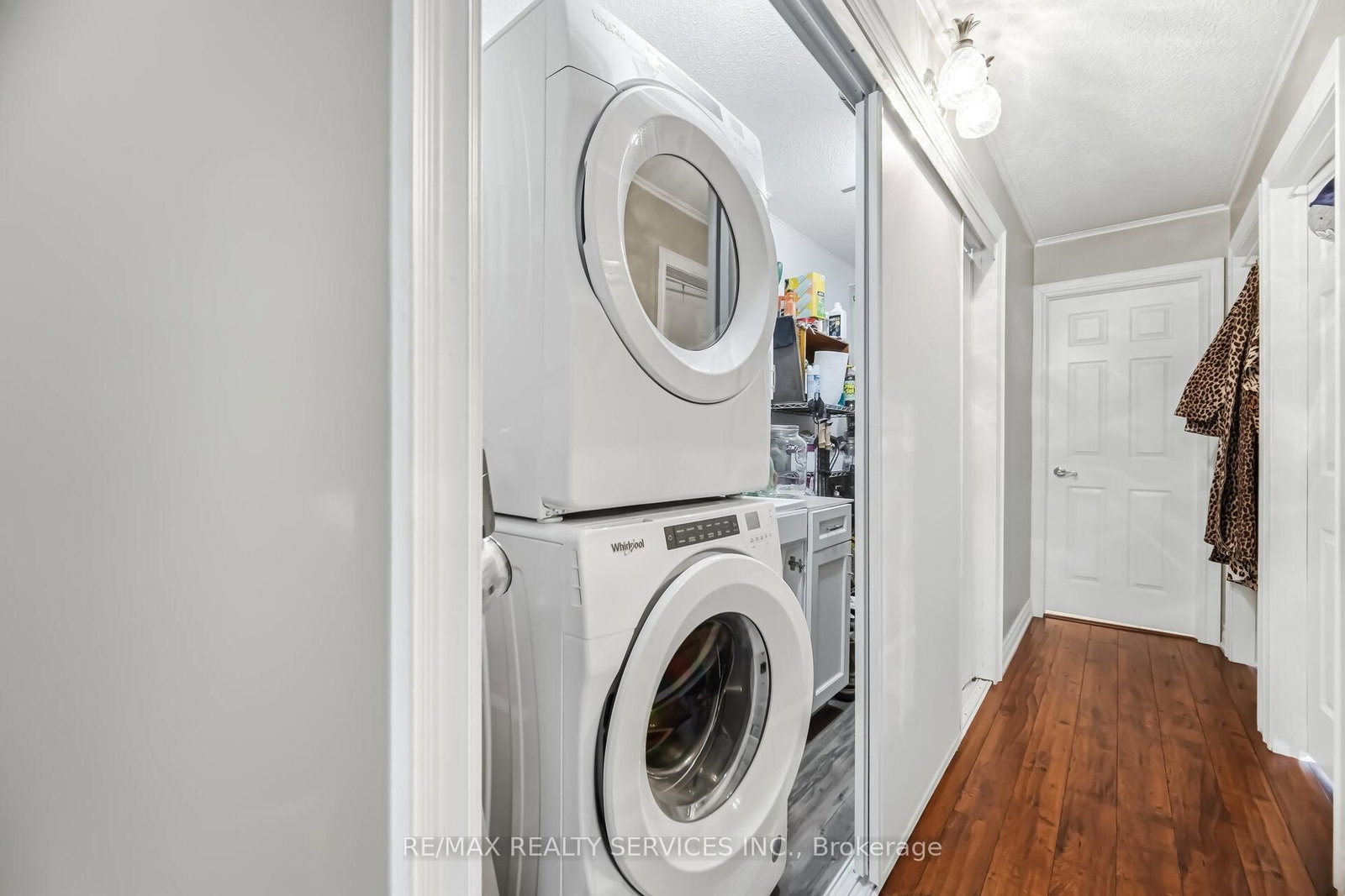 580 Mary Street E, Unit 105 - Photo 28