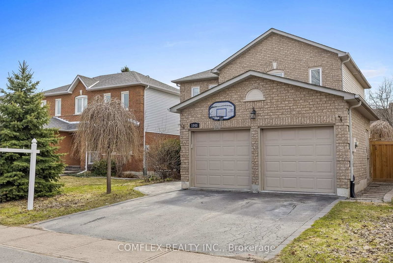 1045 Beaver Valley Cres, Oshawa, L1J 8N2 | Image 2