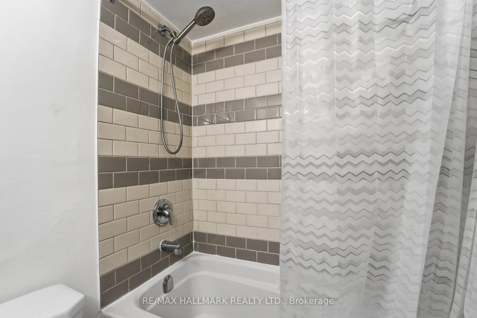 180 Markham Road, Unit 503 - Photo 14