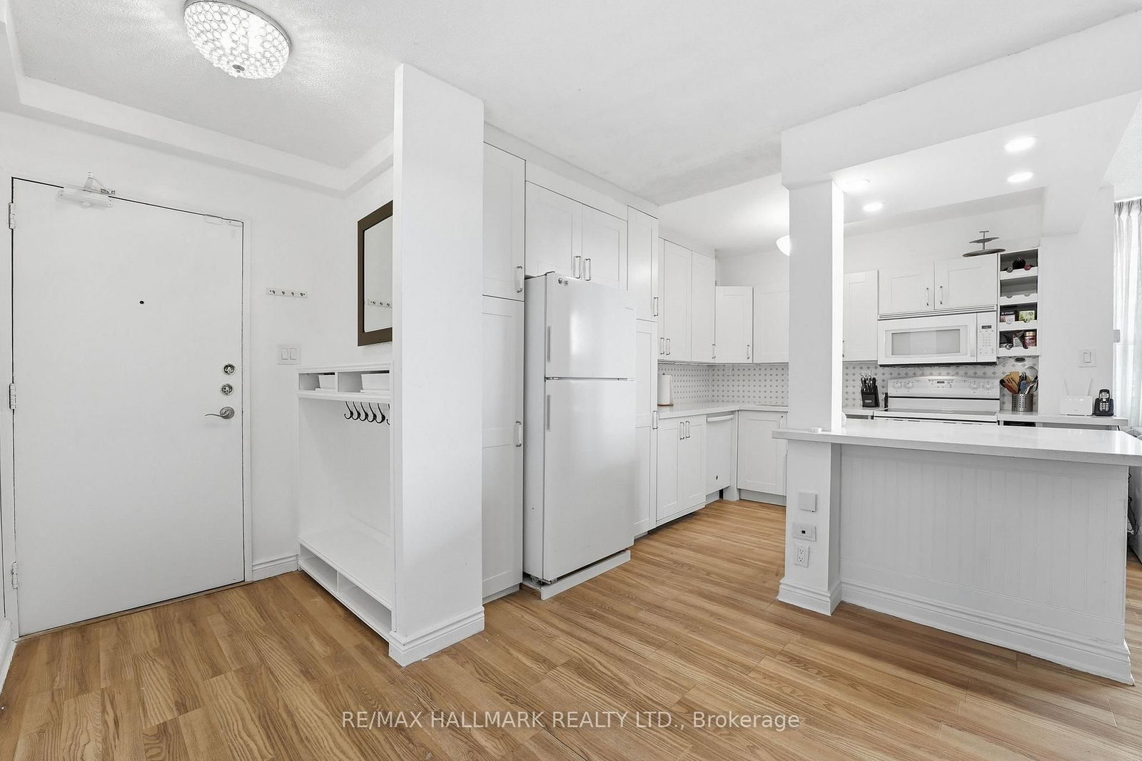 180 Markham Road, Unit 503 - Photo 3