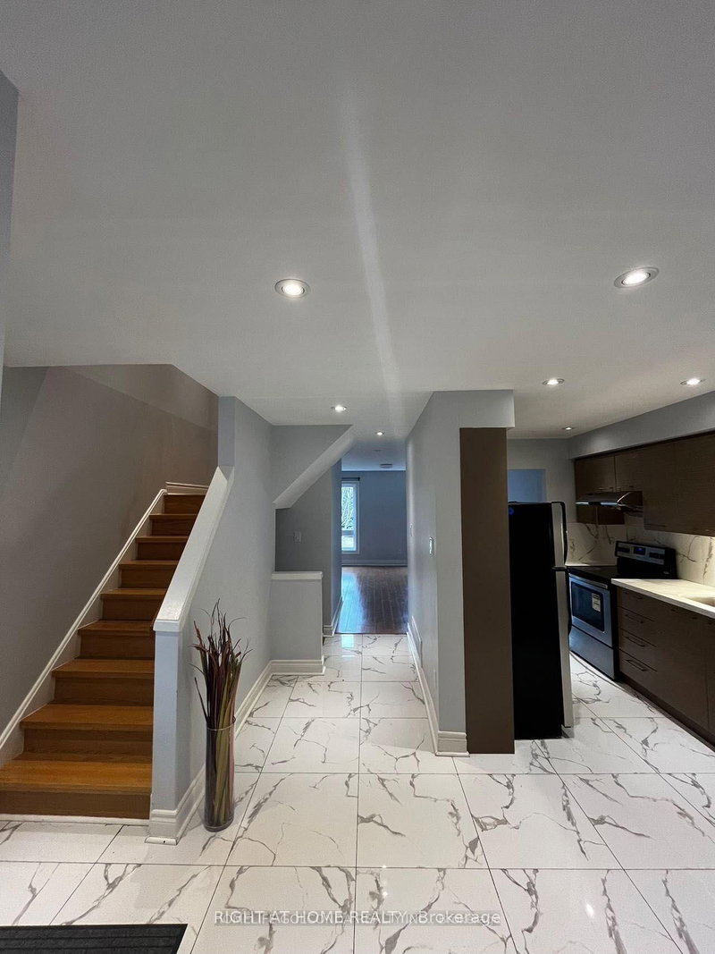 102 Seamist Cres, Toronto, M1V 3K4 | Image 2