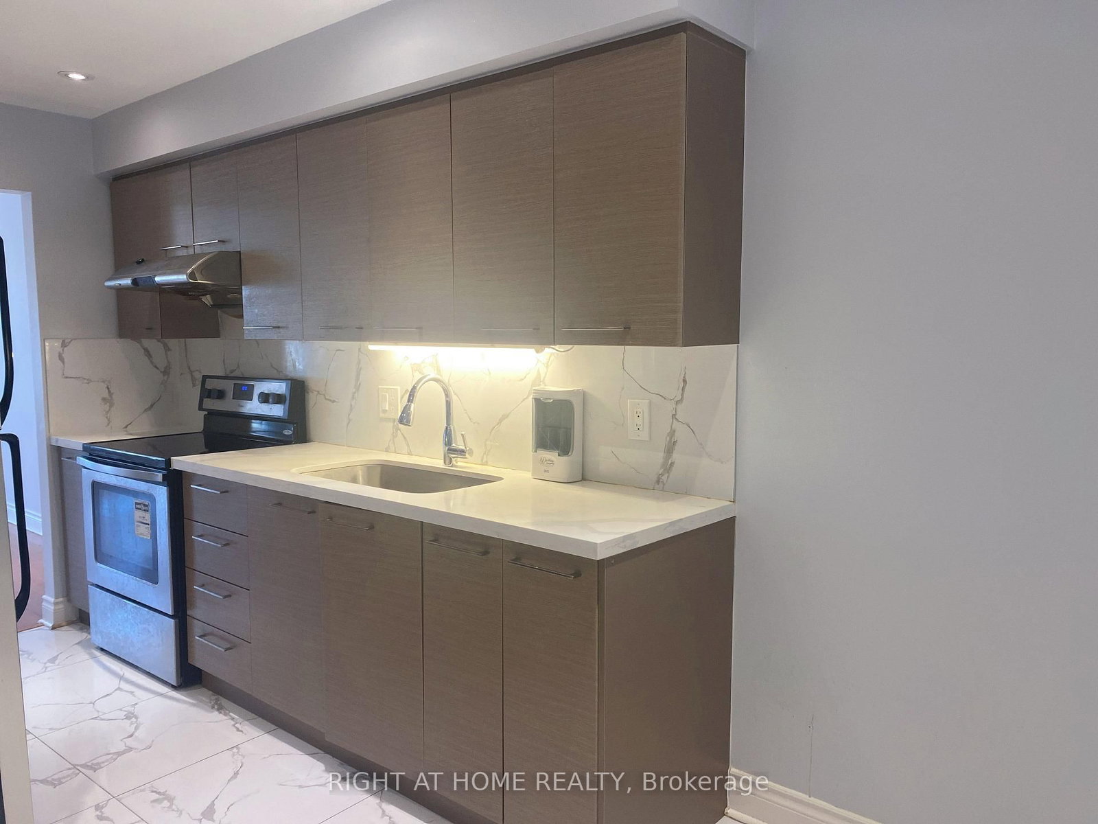 102 Seamist Crescent - Photo 5