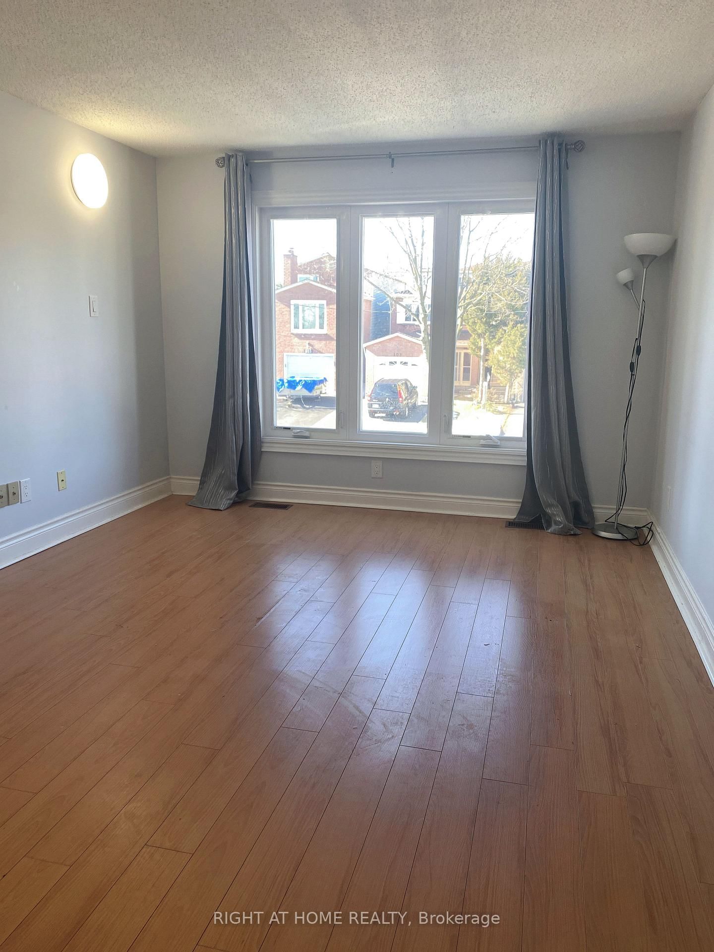 102 Seamist Crescent - Photo 7