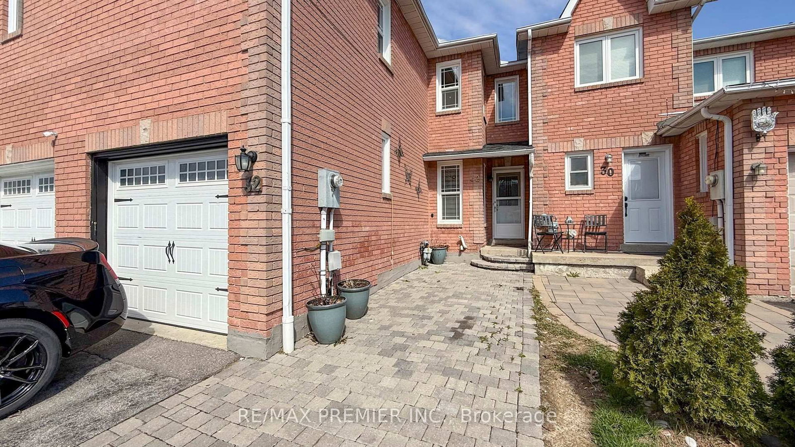 32 Weekes Drive - Photo 2