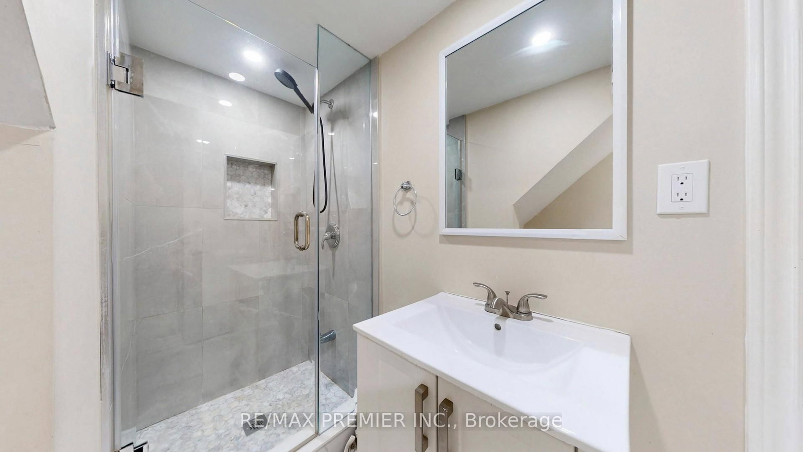 32 Weekes Drive - Photo 33