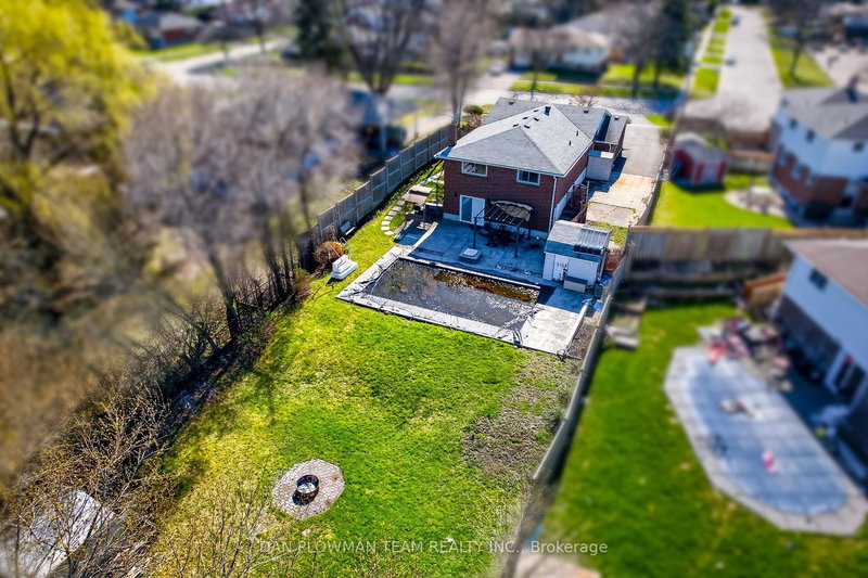 215 Central Park Blvd N, Oshawa, L1G 5Z1 | Image 2