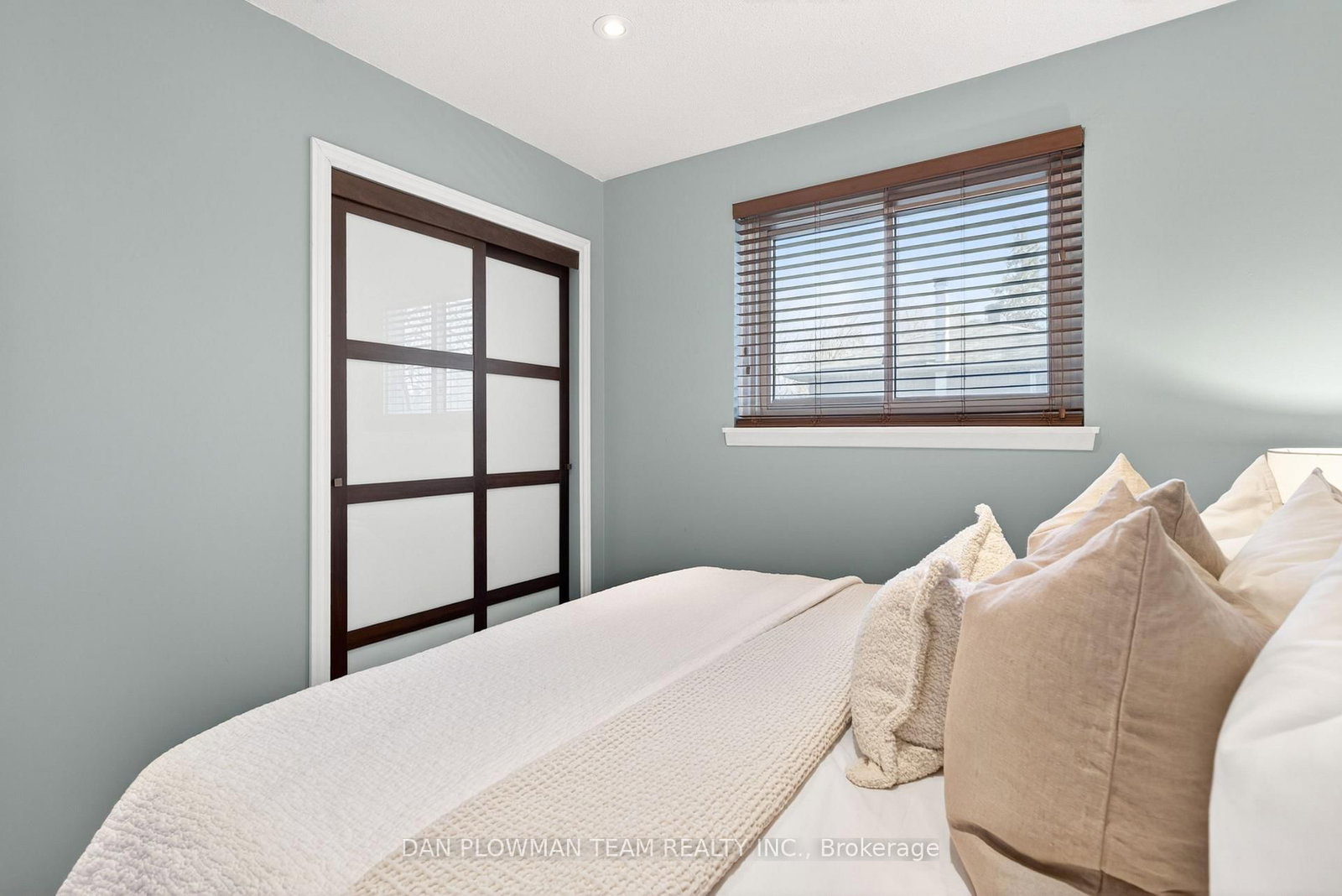 215 Central Park Boulevard N - Photo 22