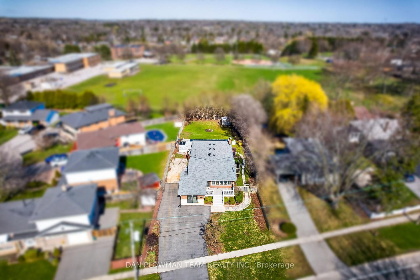 215 Central Park Boulevard N - Photo 6