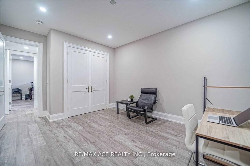 Bsmt - 19 Ivanhoe Crt, Toronto, M1R 3G8 | Image 2
