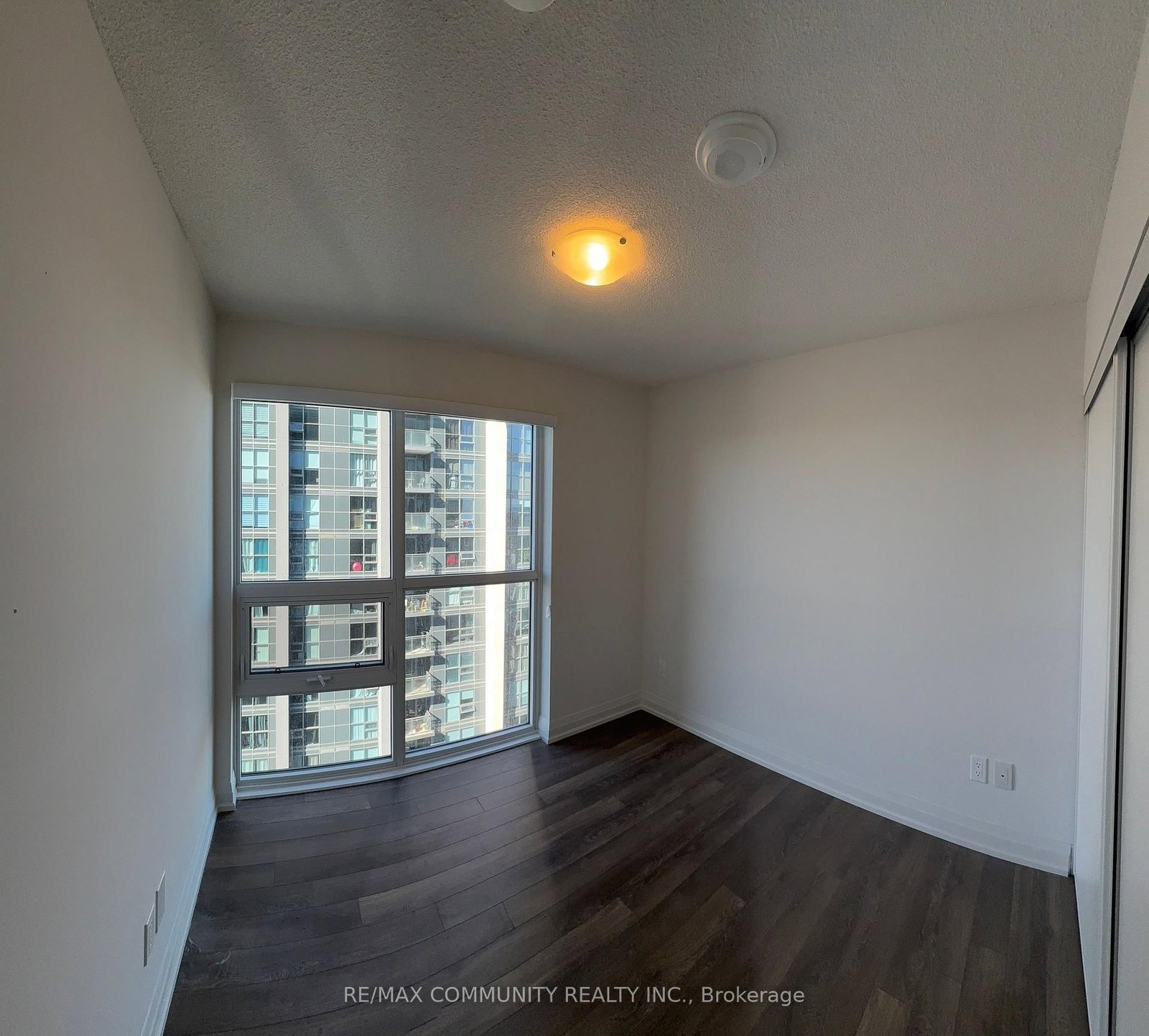 20 Meadowglen Place, Unit 2309 - Photo 10