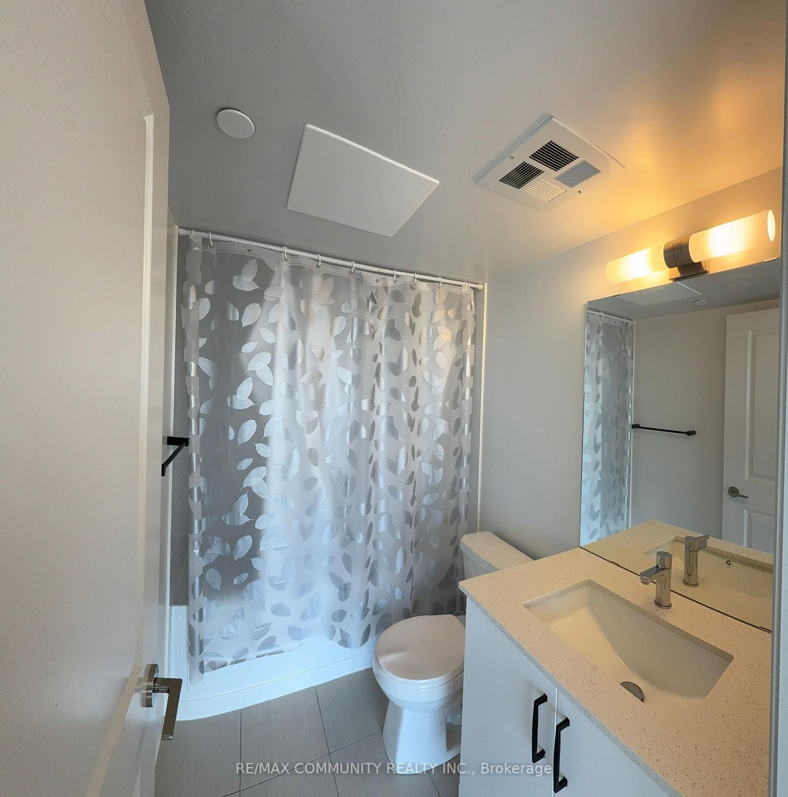 20 Meadowglen Place, Unit 2309 - Photo 15