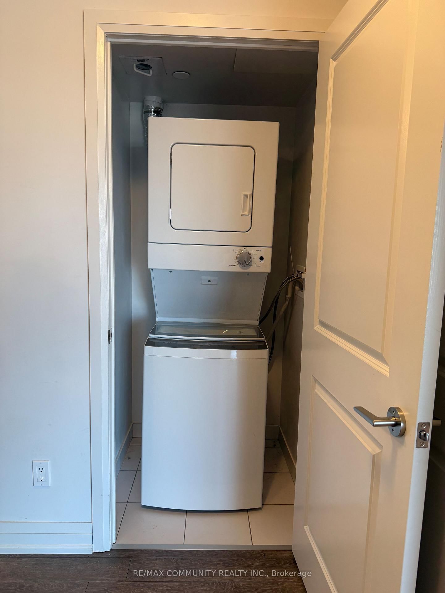 20 Meadowglen Place, Unit 2309 - Photo 19