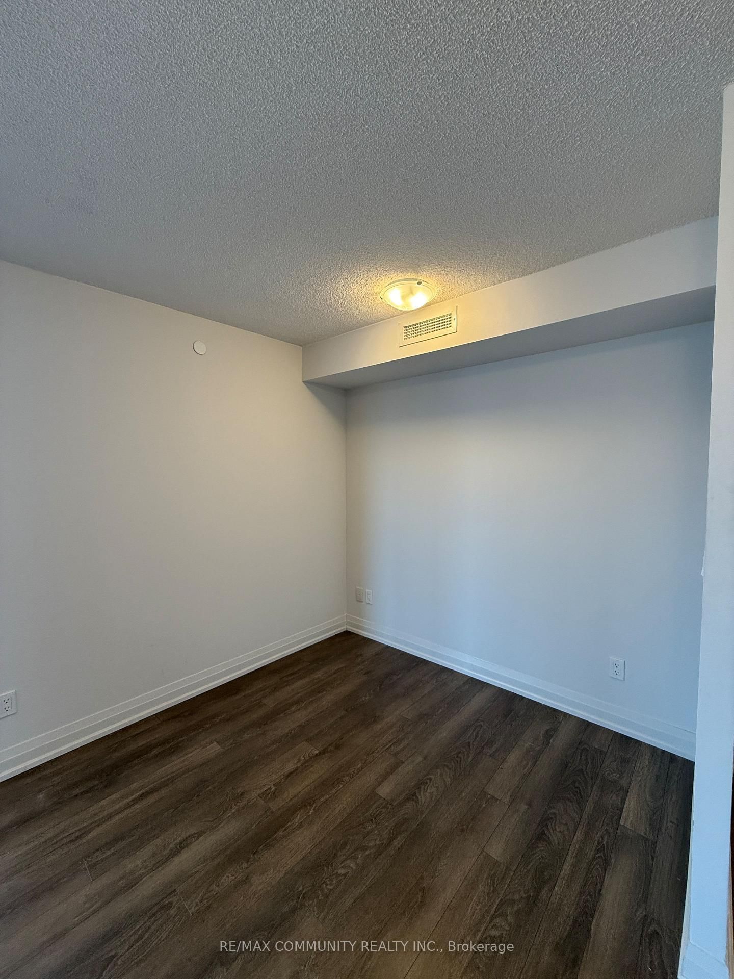 20 Meadowglen Place, Unit 2309 - Photo 3