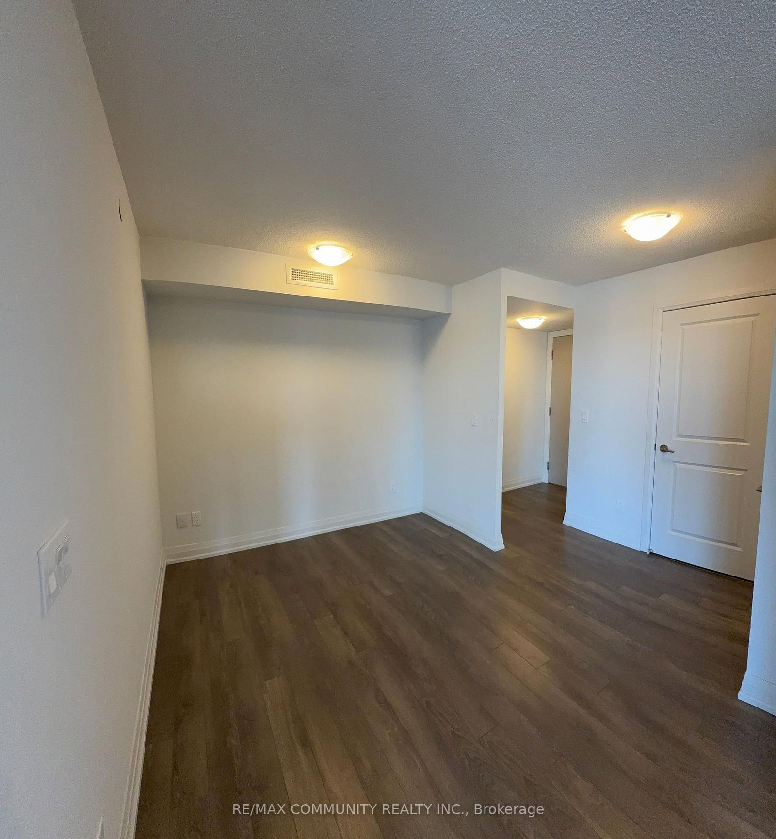 20 Meadowglen Place, Unit 2309 - Photo 5