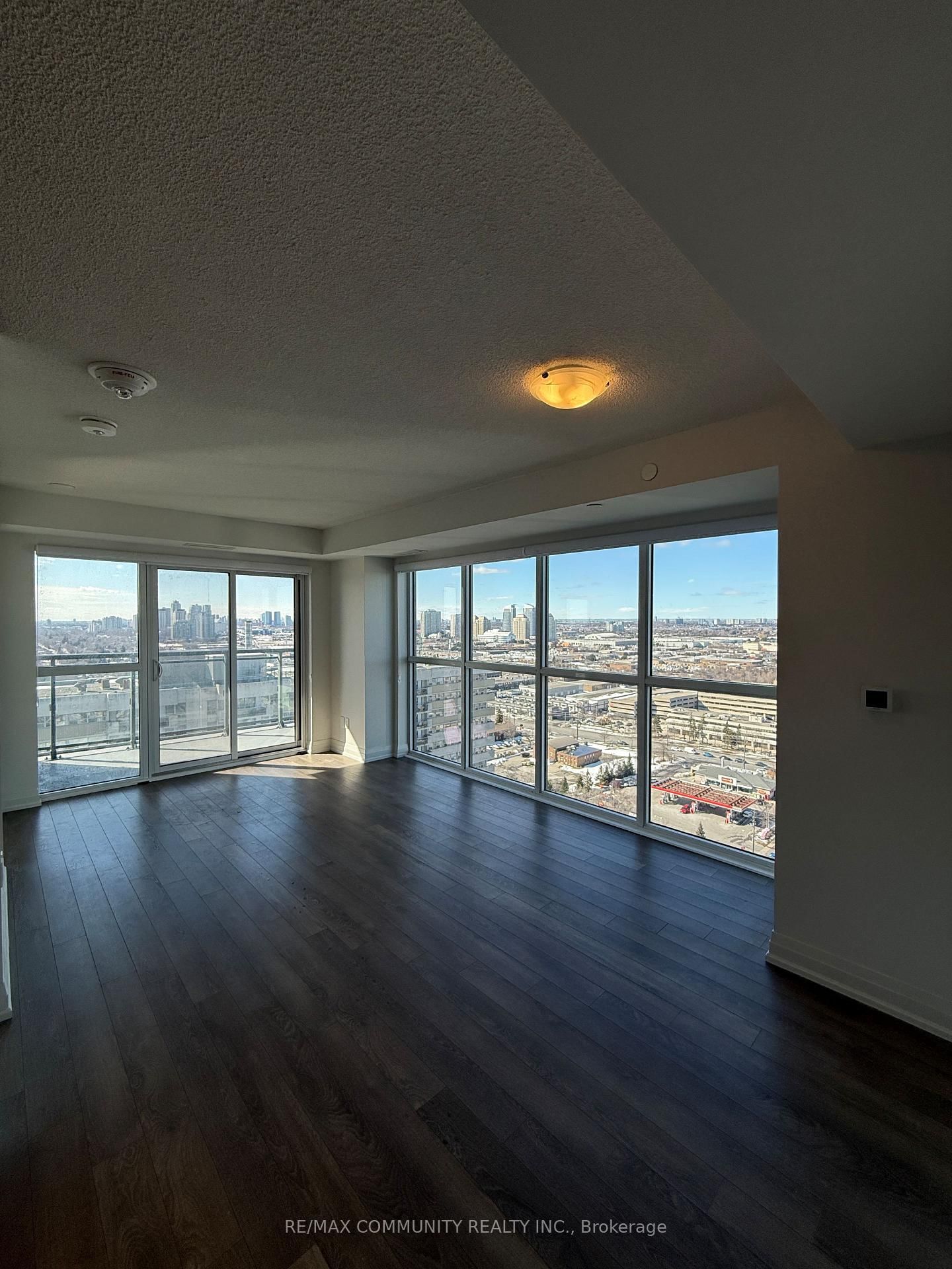 20 Meadowglen Place, Unit 2309 - Photo 7