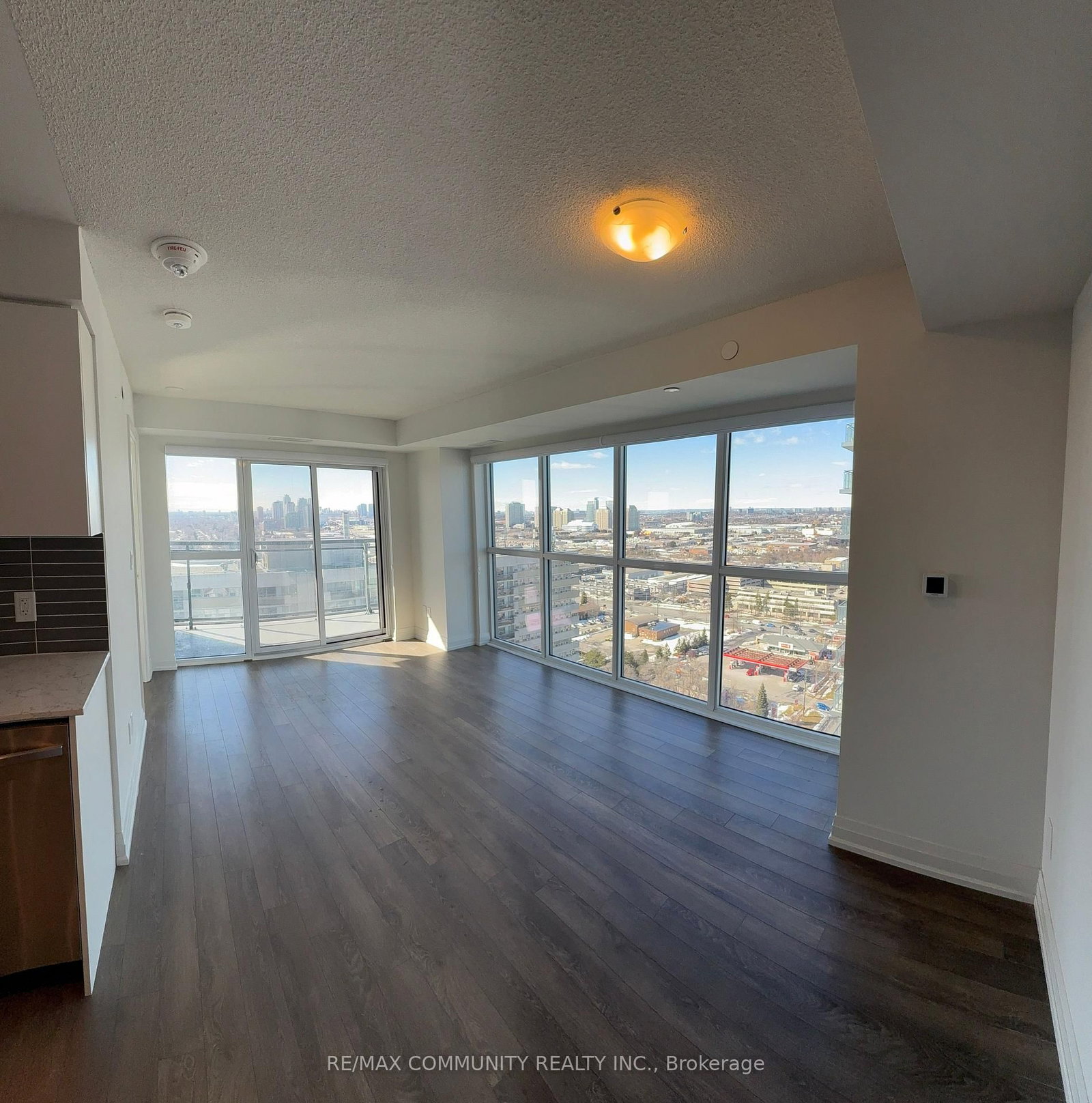 20 Meadowglen Place, Unit 2309 - Photo 8