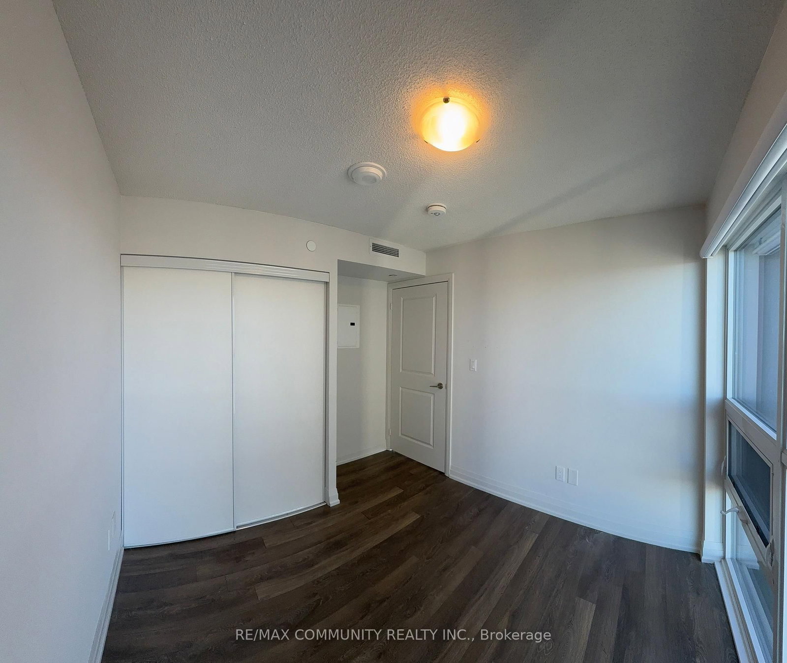 20 Meadowglen Place, Unit 2309 - Photo 9