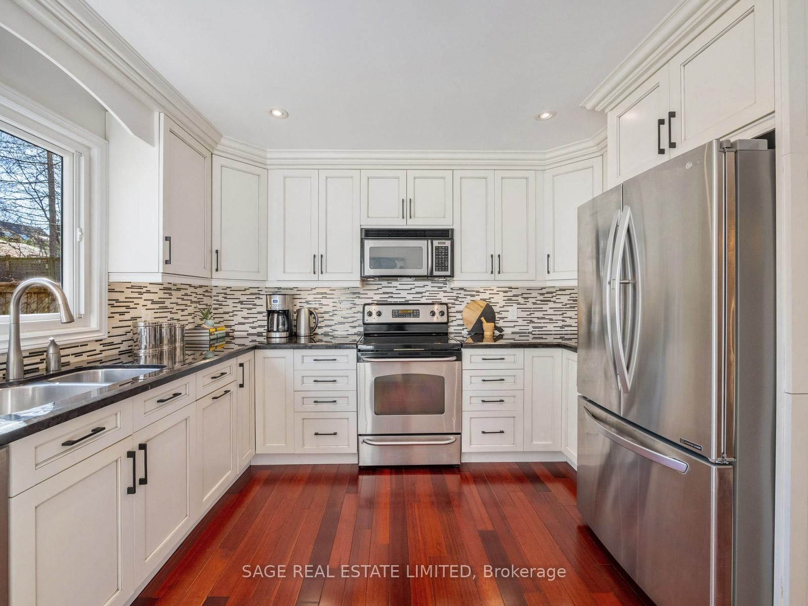 137 Willow Avenue - Photo 8