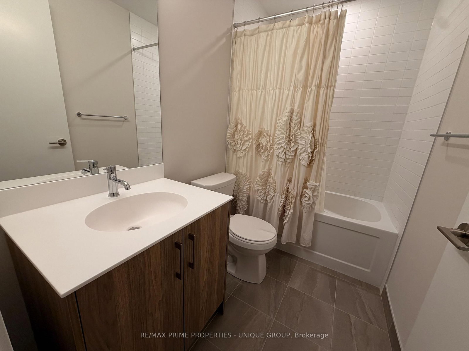 201 Brock Street S, Unit 104 - Photo 11