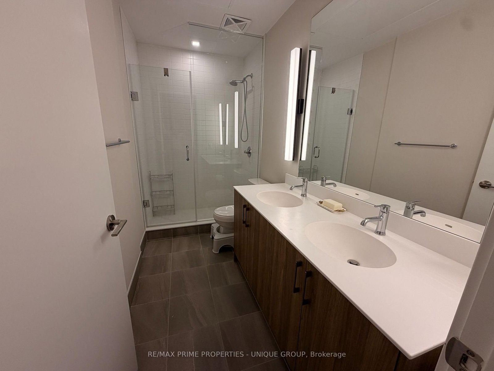 201 Brock Street S, Unit 104 - Photo 12