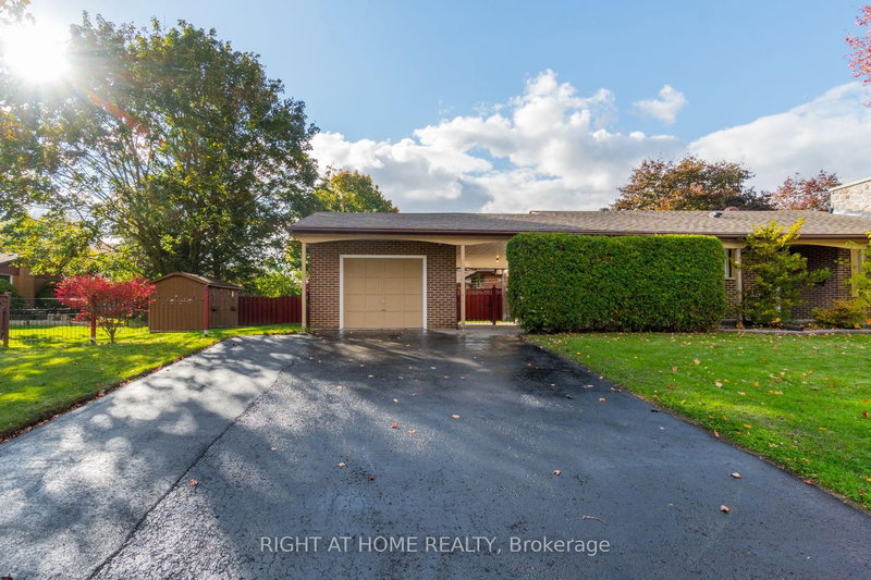899 Florell Dr, Oshawa, L1H 6W3 | Image 2
