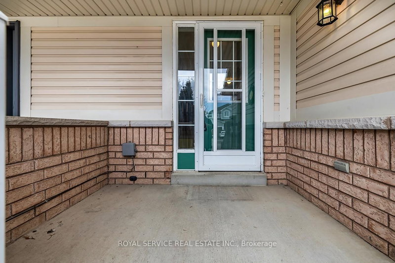 169 Scottsdale Dr, Clarington, L1C 5L3 | Image 2